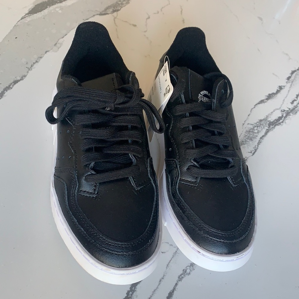 NWT black leather originals Adidas super court
